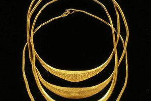 6. Four gold neck rings from Olst (Late Roman period, ca. 400 AD)